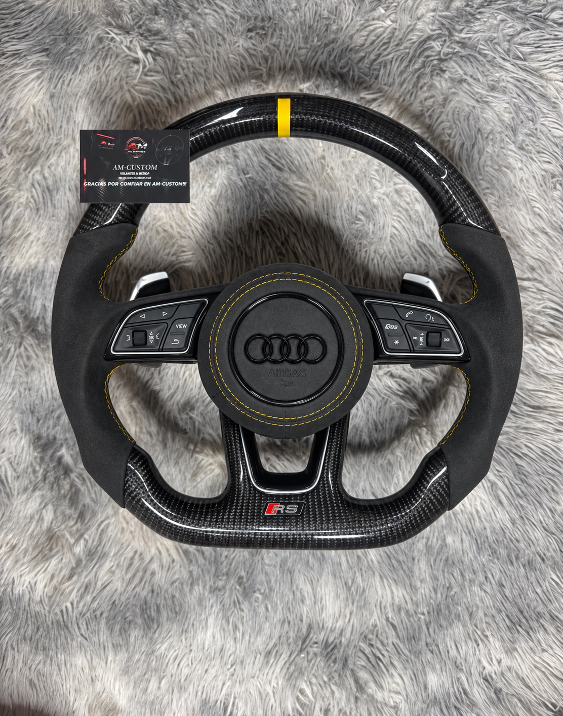 Volante AUDI Fibra de Carbono Detalles Amarillos