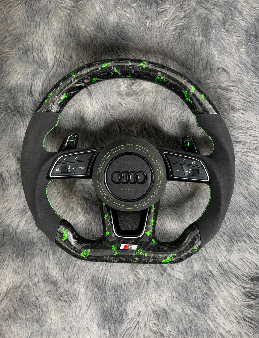 Volante AUDI Carbono Forjado Verde y Alcantara
